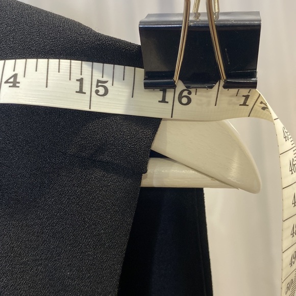 Sleeveless Cardigan 🖤 - Picture 5 of 7